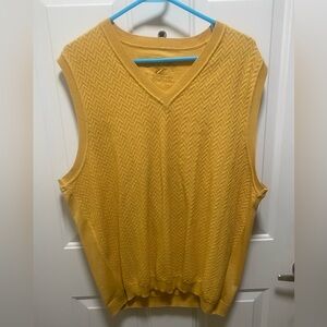Cutter and Buck Mustard Yellow 100% Cotton chevron golf Vest Men's Size Medium
